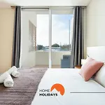 #206 Alicia\'S Flat By Home Holidays